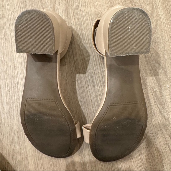 Rampage Tan Heels - Picture 6 of 11